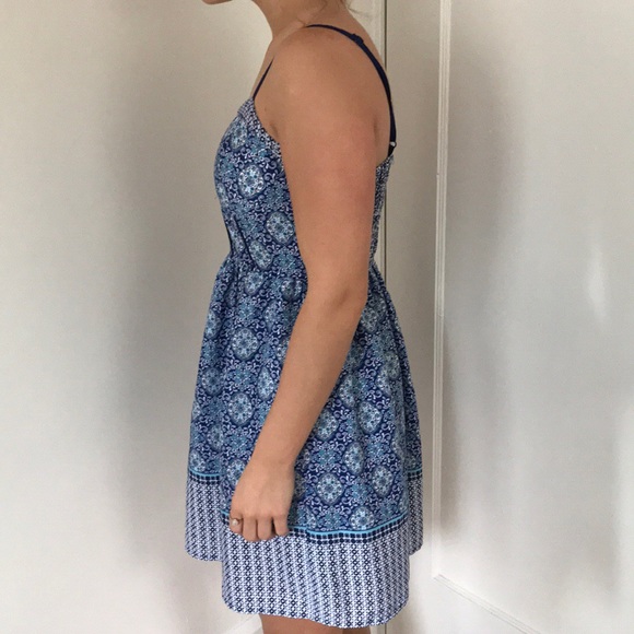 Sleeveless dress - Picture 2 of 3